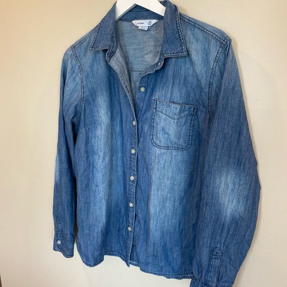 Old Navy The Classic Shirt Chambray Button Down Top Womens Large Preppy - Picture 2 of 5
